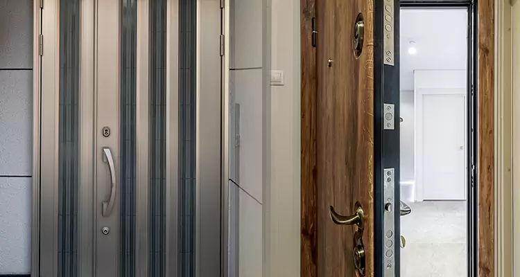 Burglar Proof Front Door Repair in Hialeah Gardens, FL