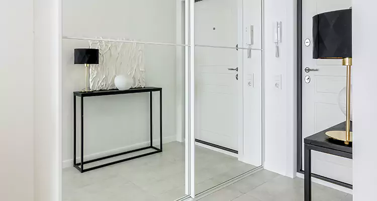 Mirrored Bifold Closet Doors Repair in Hialeah Gardens, FL