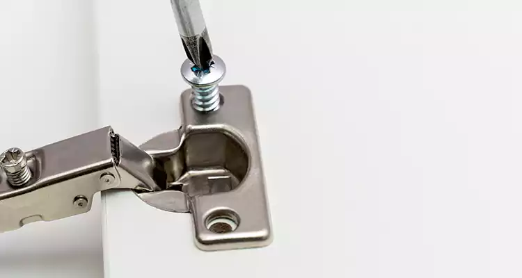 Screen Door Hinge Repair in Hialeah Gardens, FL