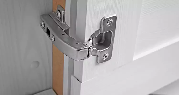 Shower Door Hinge Replacement in Hialeah Gardens, FL