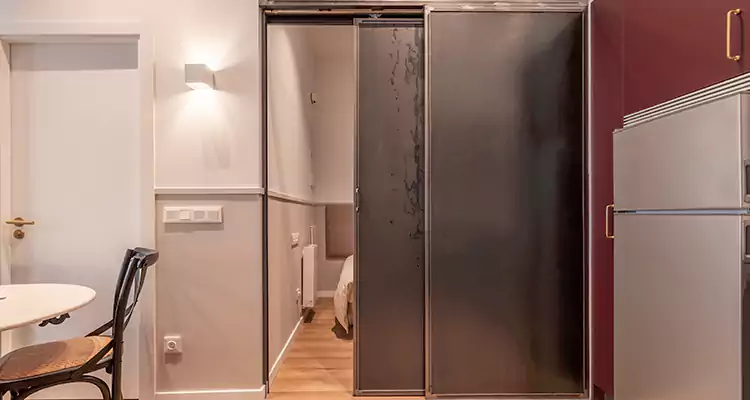 We Fix Closet Sliding Door in Hialeah Gardens, FL 