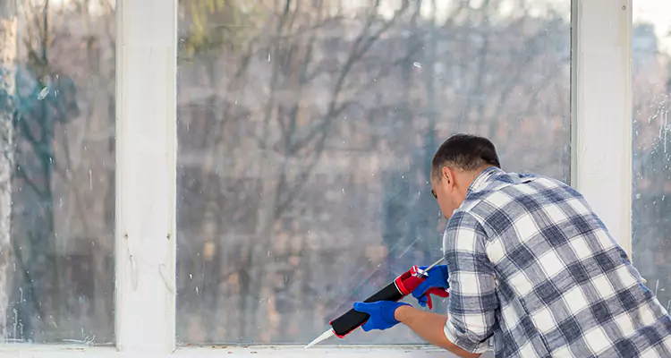 Quality Sliding Shower Door Repair for Closing Issues in Hialeah Gardens, FL