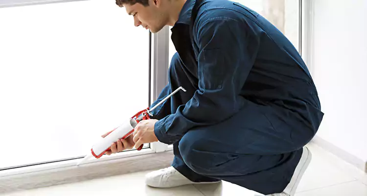 Window Glass Caulk Repair in Hialeah Gardens, FL