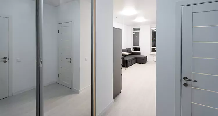 Modern Mirrored Closet Doors Repair in Hialeah Gardens, FL