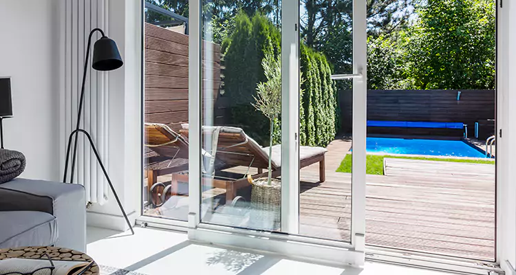 Fixing A Sliding Screen Door Roller in Hialeah Gardens, FL