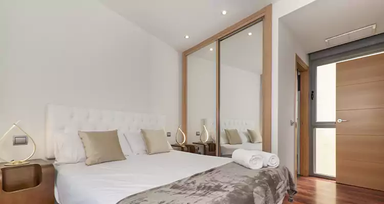 Sliding Wardrobe Door Mirror Replacement in Hialeah Gardens, FL